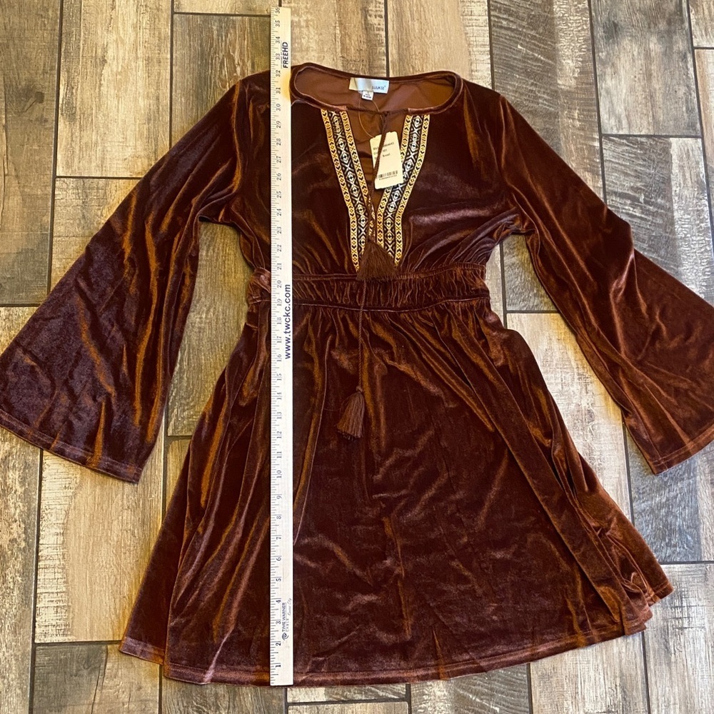 Luukse velvet boho dress in rust brown Velvet Dress with Embroidered Detail ๐ - Picture 10 of 11